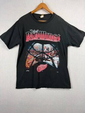 Vintage 90’s Detroit Red Wings T-Shirt Nutmeg Mills Tag USA Made Size Large